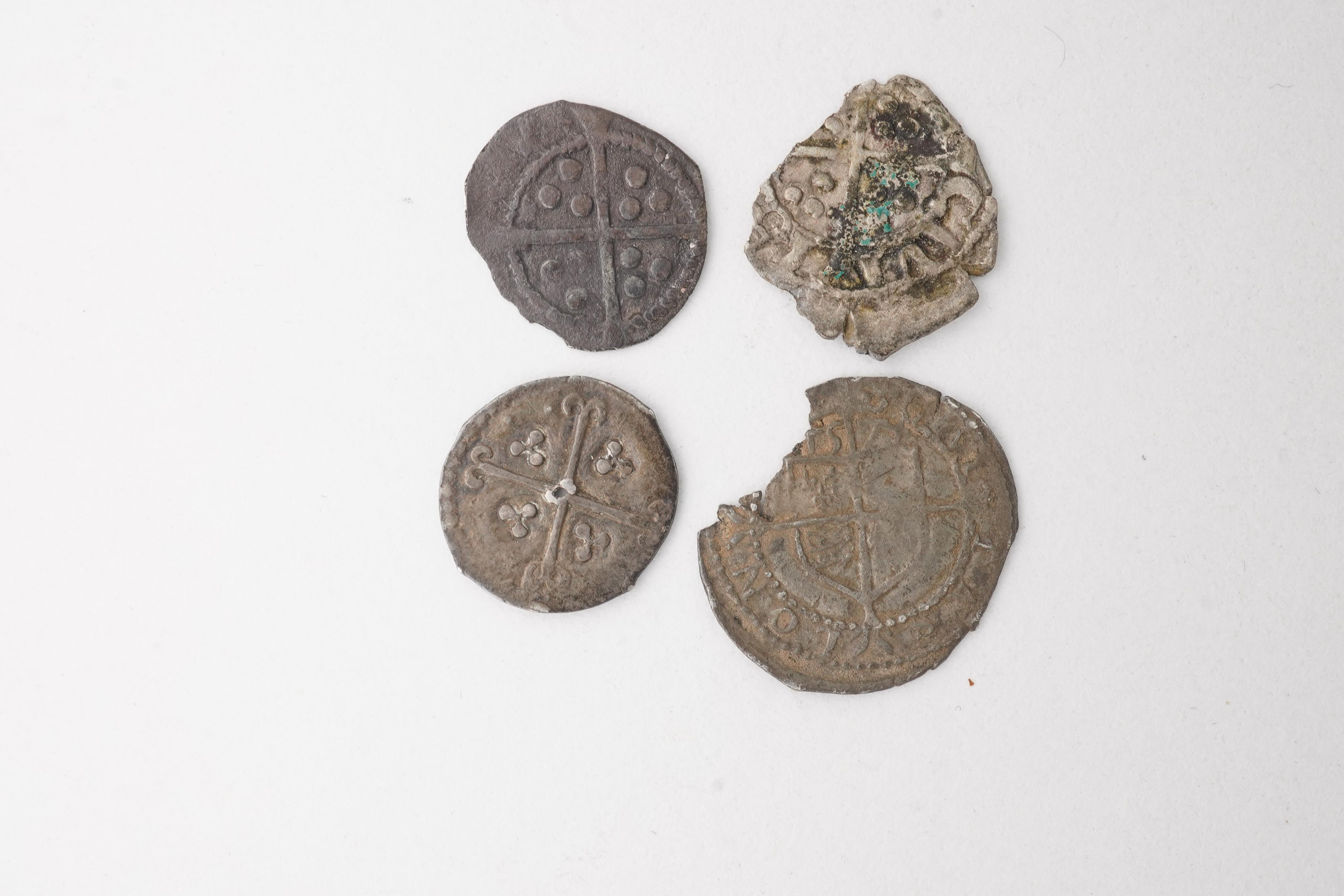Four British hammered silver coins, Henry VII (1487-1509), farthing, incomplete flan, fine, Henry VIII, posthumous halfpenny, Elizabeth I (1588-1603), sixth issue, halfpenny, S. 2581, tiny hole otherwise VF, threefarthin